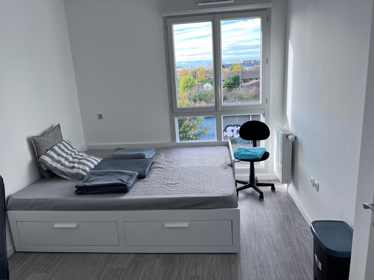 Chambre Privee Dans Un Appartement A 37 Min De Champs Elysees Sartrouville Ngoại thất bức ảnh
